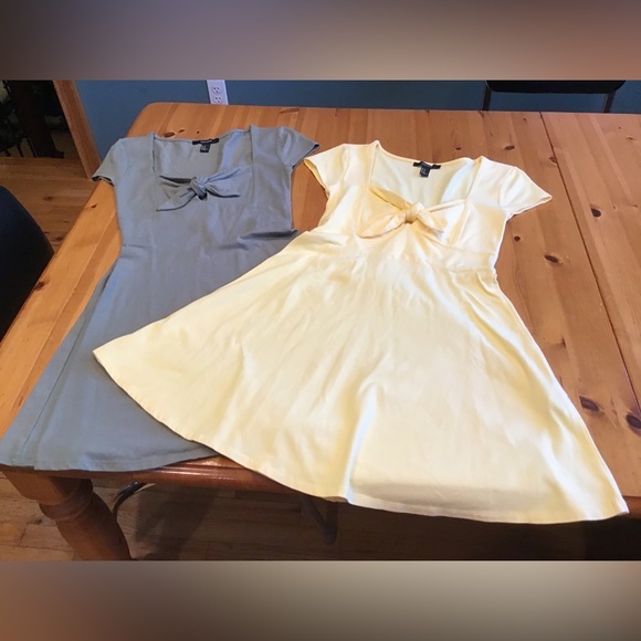 FOREVER 21 KEYHOLE TIE SKATER DRESSES SZ M LOT OF 2 YELLOW OLIVE ARMY GREEN - Picture 6 of 8